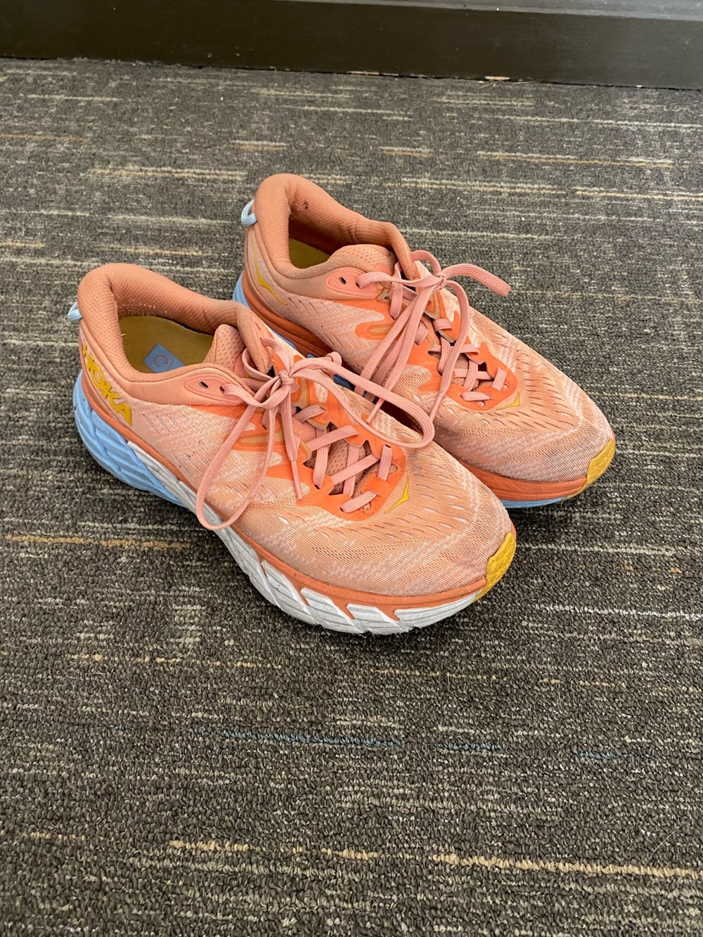 Hoka One Gaviota 4 Light Coral Women Running Shoe Breathable Cushioned Size 9.5